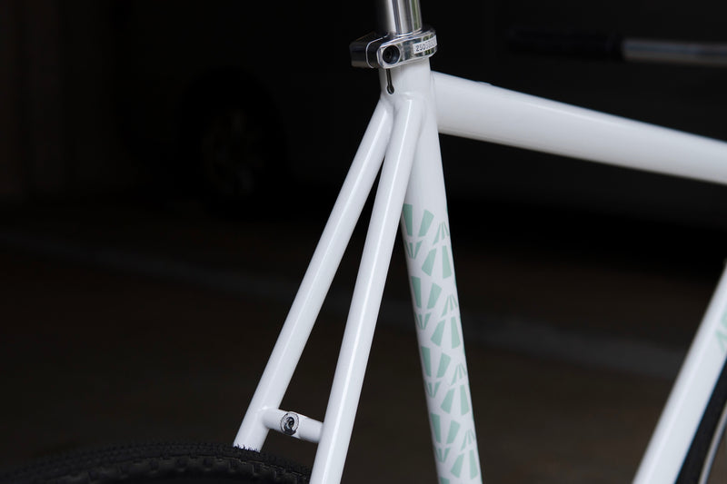 AFFINITY LOPRO 2021 (SNOW WHITE / M C-T605mm) PHILWOOD HP付属【USED】