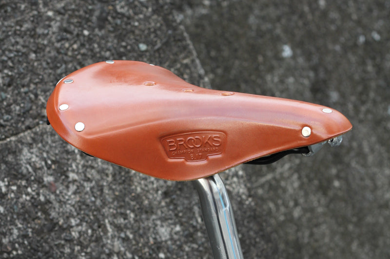 BROOKS B17
