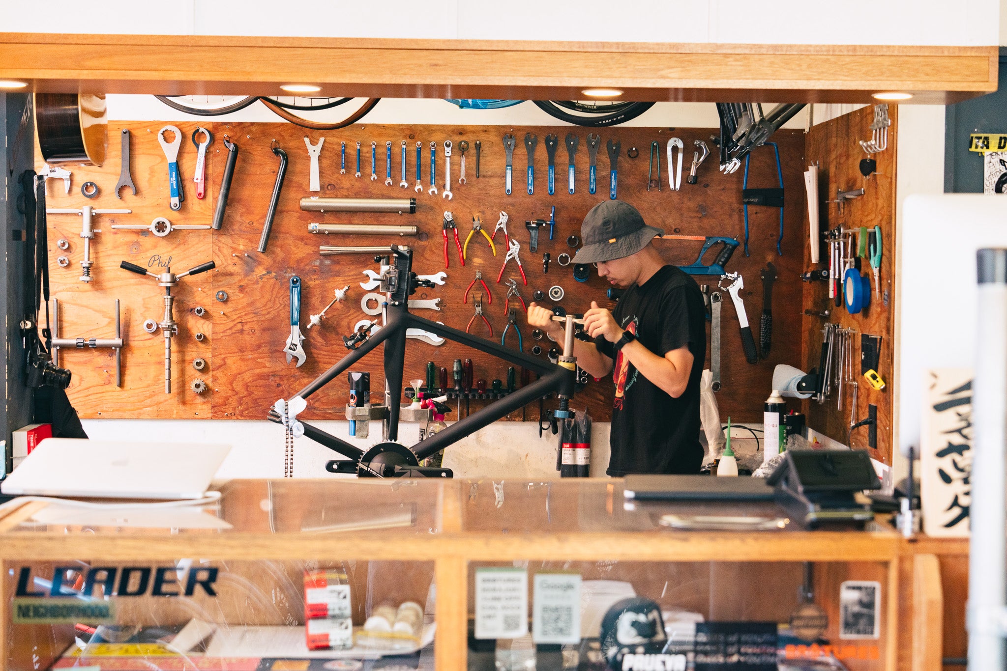 FLAGSHIP - BROTURES HARAJUKU | ブローチャーズ - BROTURES