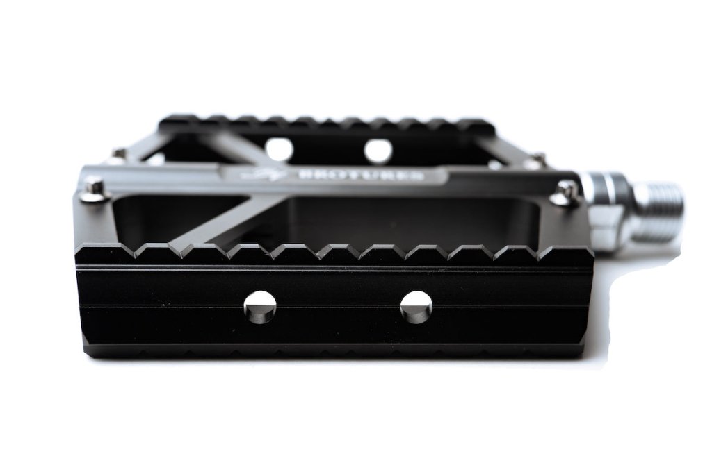 BROTURES INFEEL フラットペダル ストラップ付き ブラック By BROTURES INFEEL Pedal